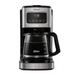 Cafetera programable de 12 tazas con pantalla táctil Oster® BVSTDC4403-013