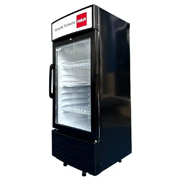 Vitrina SHOWCASE Rca SC-170BK 170 litros pies ajustables puerta con seguro